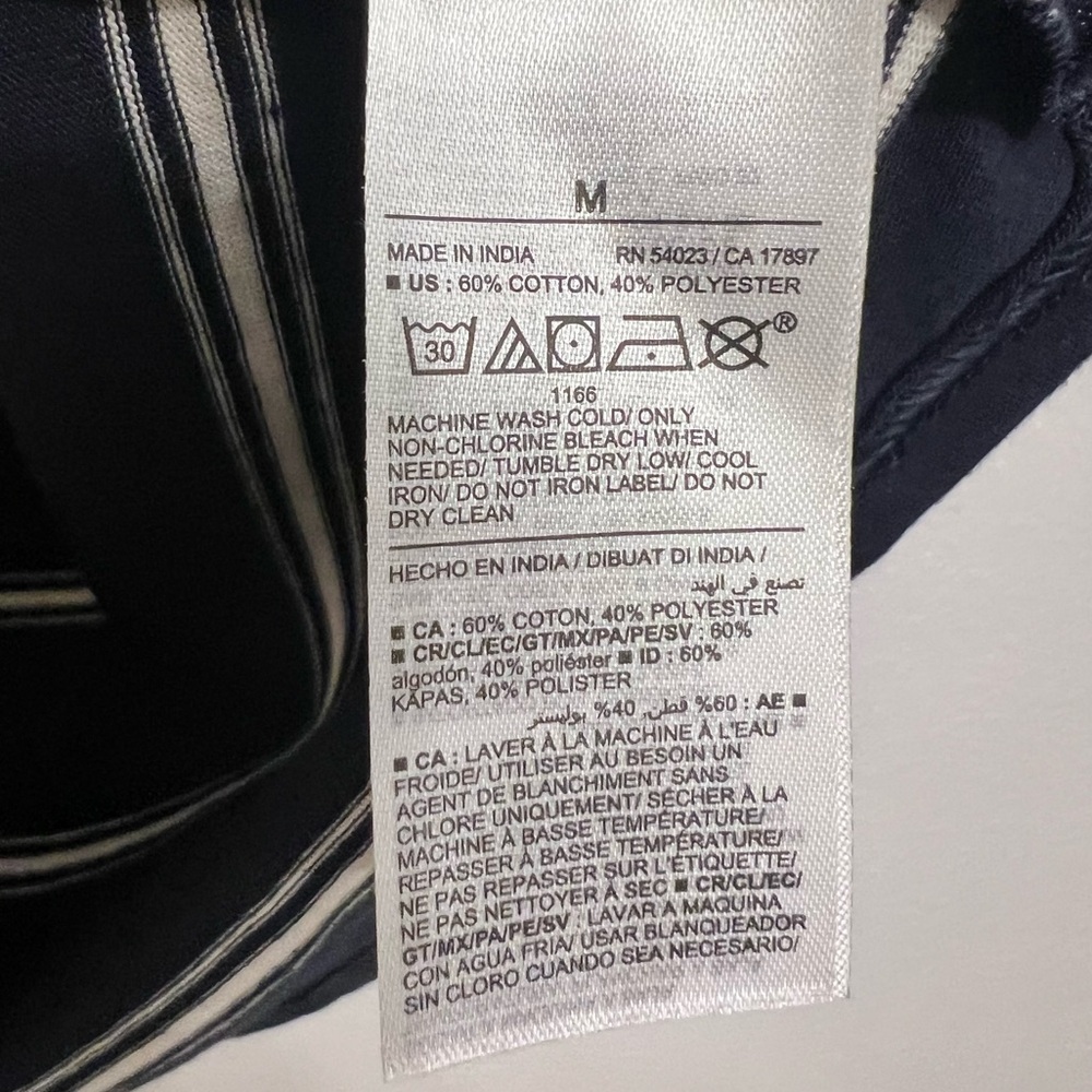 Old Navy Men's Blue and White Striped Long Sleeve Tee - Picture 7 of 9